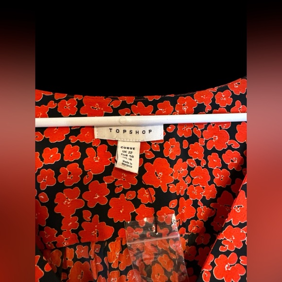 Topshop Curve Bella V-neck mini tea dress in red floral print Size US 18 - Picture 3 of 6